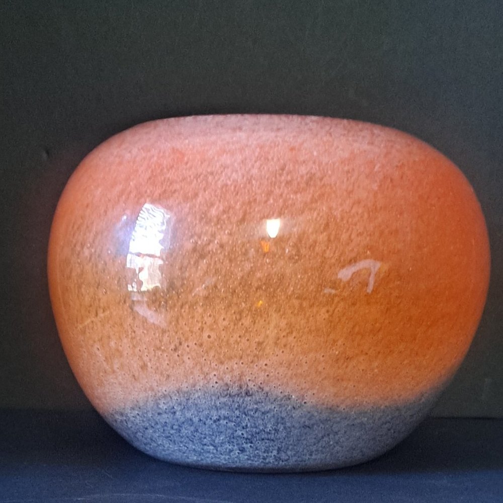 HANDBLOWN VASE
